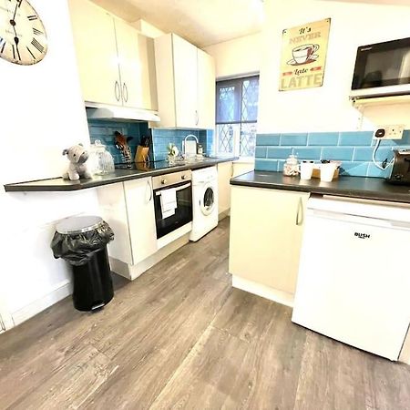 Serene And Cozy 1-Bedroom House With Parking CBG Εξωτερικό φωτογραφία