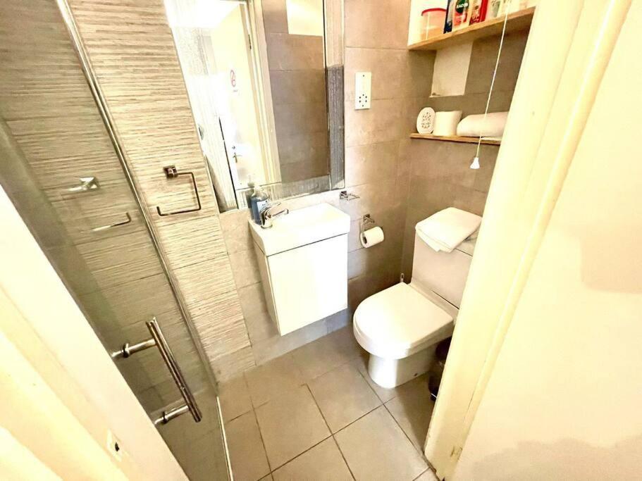 Serene And Cozy 1-Bedroom House With Parking CBG Εξωτερικό φωτογραφία