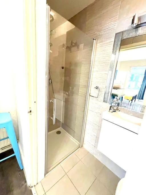 Serene And Cozy 1-Bedroom House With Parking CBG Εξωτερικό φωτογραφία